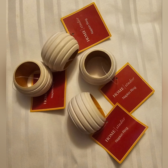 Home Studio Napkin Ring Set of 4 Rings Whitewash Rattan 1.5" New NWT - Picture 1 of 2